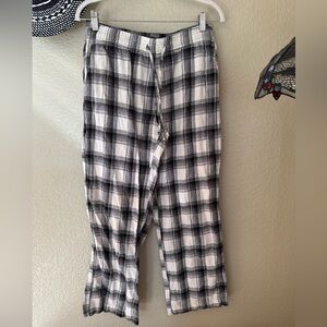 GAP Black and White Plaid Women’s Pants